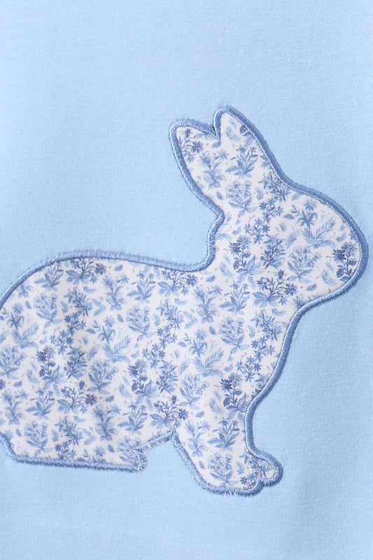 Blue bunny applique ruffle shorts set